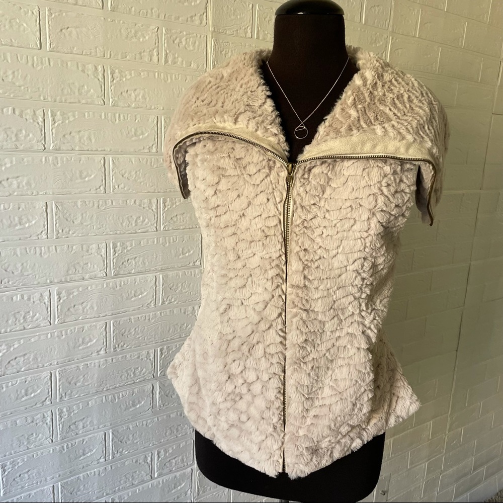 Women's Cream Textured Zip-Up Jacket